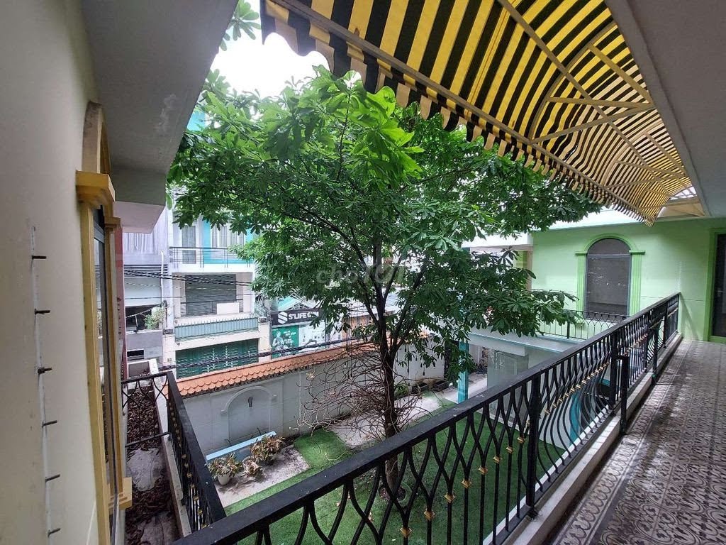 Bán biệt thự 3 mặt tiền đường Hồ Biểu Chánh quận Phú Nhuận