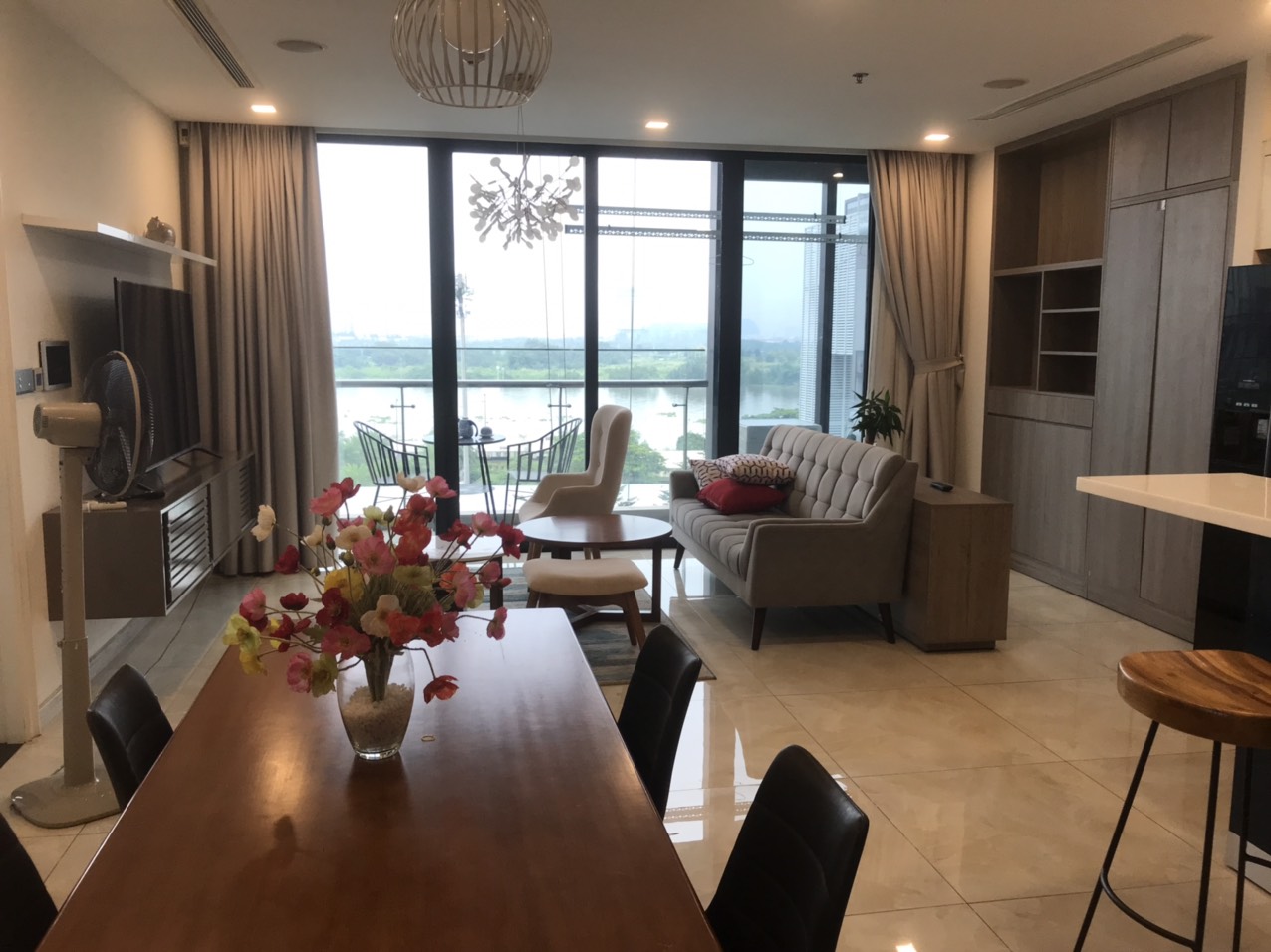 Bán căn hộ Vinhomes Golden River Quận 1