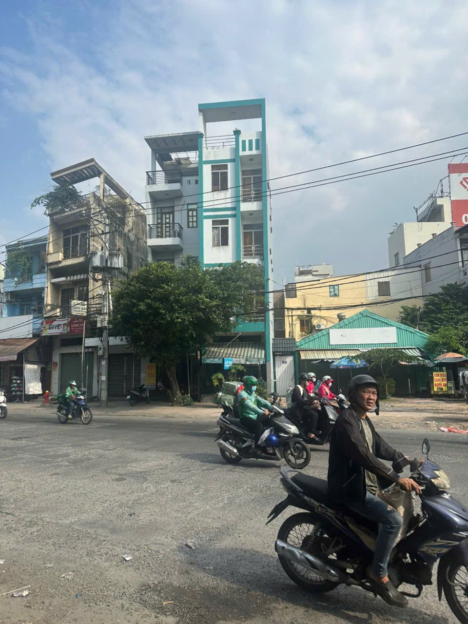 Bán nhà Mặt tiền số 2 Đường Xuân Hồng phường 4 quận Tân Bình