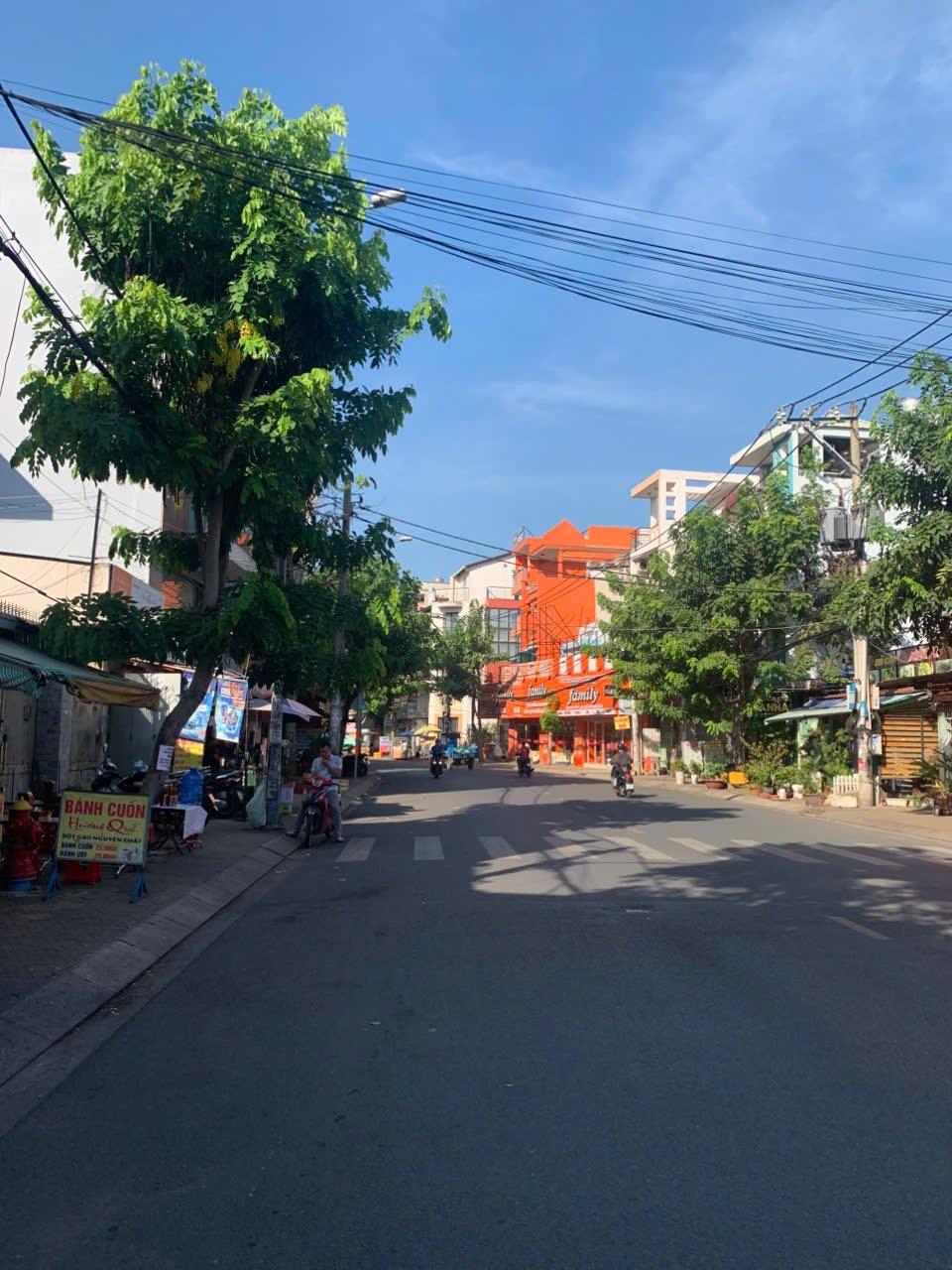 Bán nhà 35 Nguyễn Phúc Chu quận Tân Bình