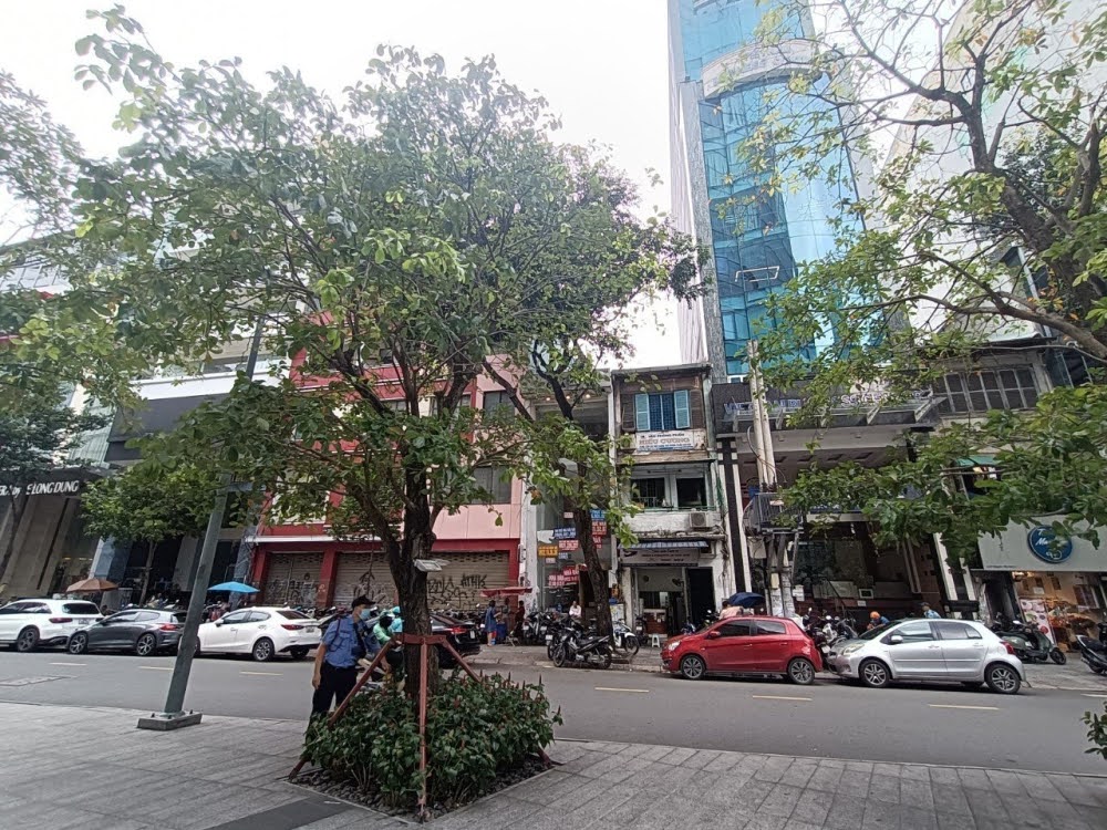 Bán nhà mặt tiền 53 Hồ Tùng Mậu phường Bến Nghé quận 1