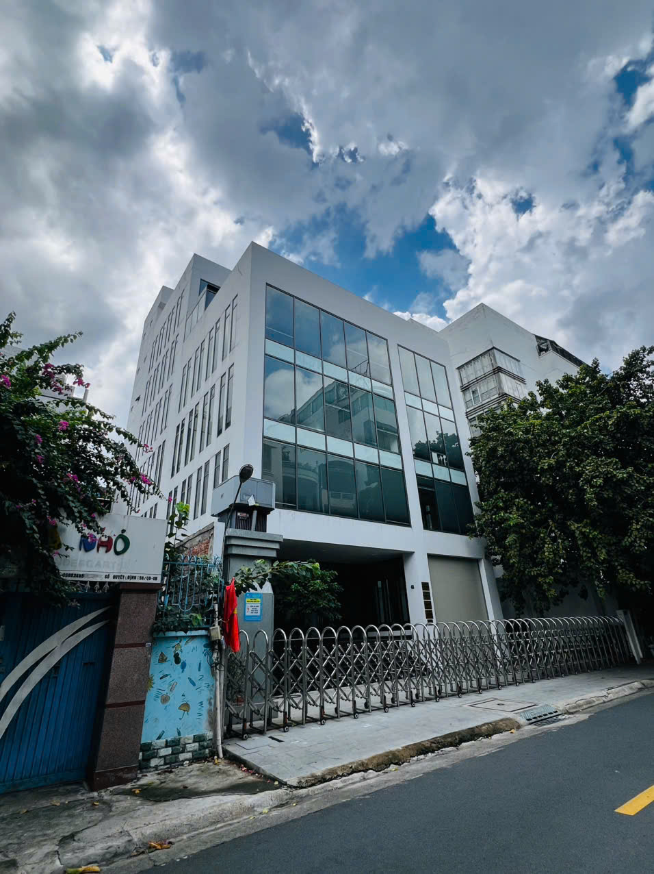 Bán tòa nhà 26 Mai Thị Lựu Quận 1