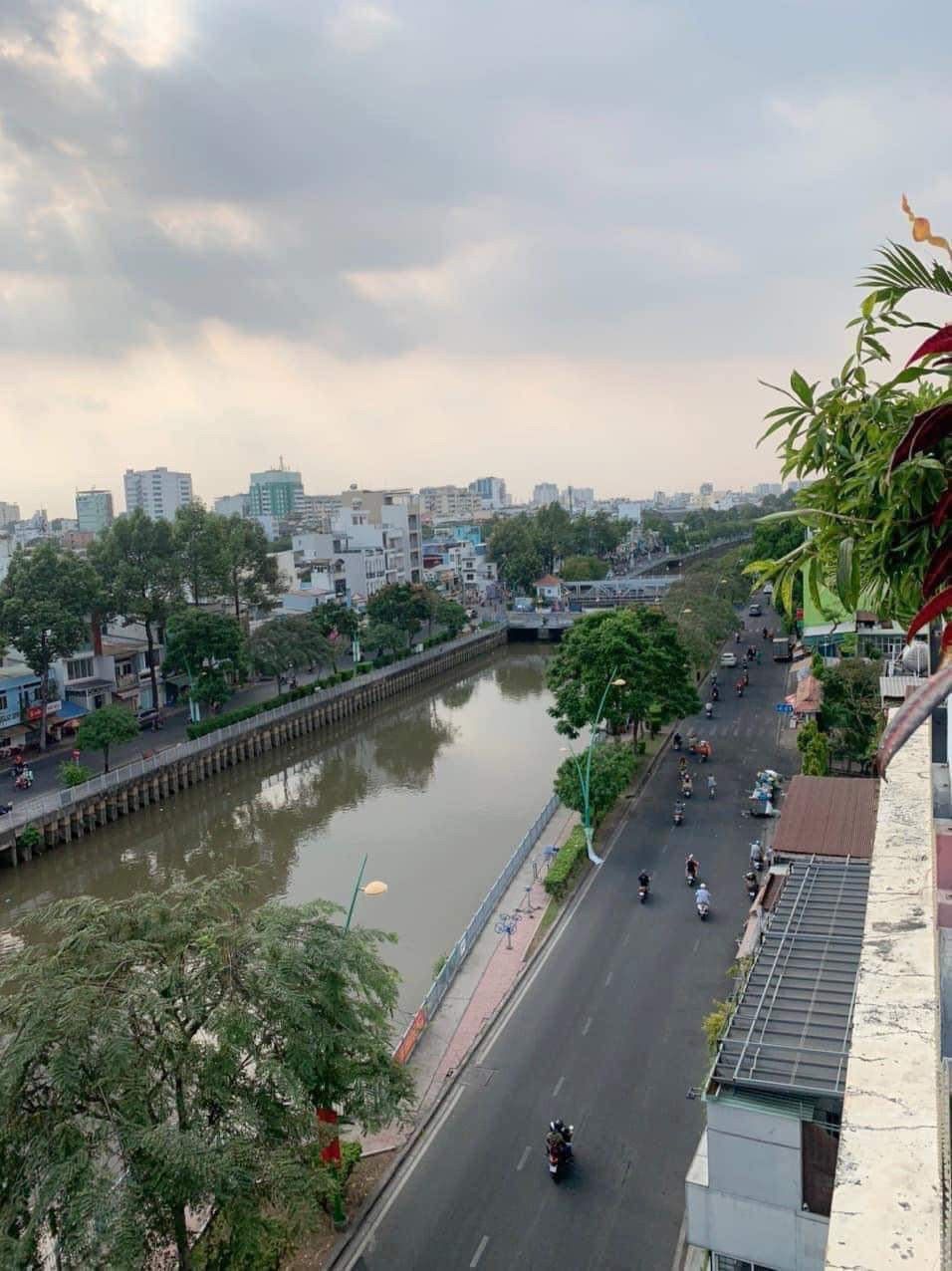 Bán tòa nhà CHDV 1066 Trường Sa Quận 3